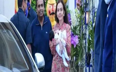 ईशा अंबानी लौटीं मुंबई, जुड़वां बच्चों की पहली फोटो वायरल